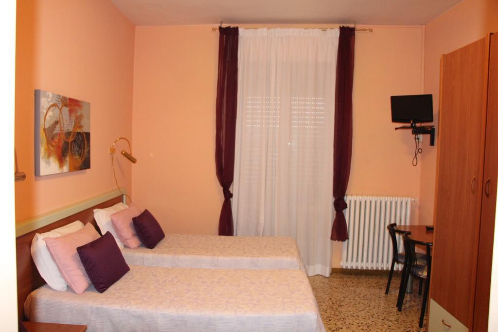 פידנצה Hotel San Donnino מראה חיצוני תמונה